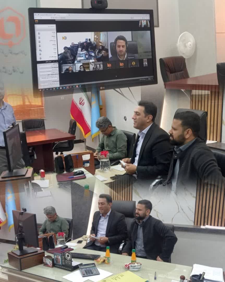 دومین پایلوت بازآفرینی شهری در کشور امروز جلسه برخط بررسی طرح بازآفرینی بافت فرسوده شهر قطب‌آباد با حضور جمعی از مدیران ملی و استانی برگزار شد. 