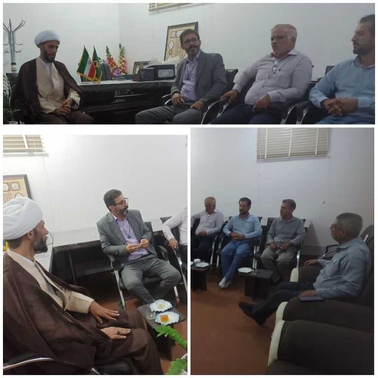 دیدار شهردار محترم شهر قطب آباد به همراه جمعی از بزرگان و مسئولین بخش کردیان ، بخشدار محترم بخش کردیان و فرمانده جدید حوزه بسیج با فرمانده حوزه انتظامی بخش کردیان به مناسبت هفته نیروی انتظامی پس از تودیع و معارفه فرمانده حوزه بسیج امام حسین قطب آباد. 