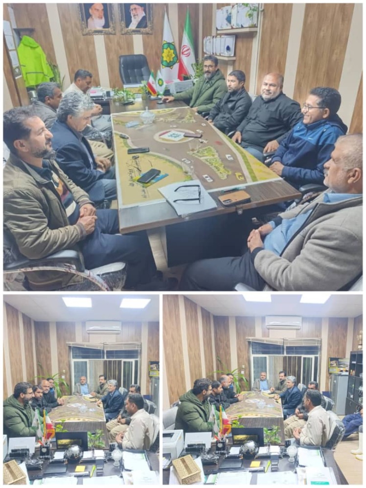 گزارش تصویری از جلسه ستاد مدیریت بحران شهرداری قطب آباد با حضور شهردار و اعضای شورای اسلامی شهر قطب در ساختمان شهرداری سه شنبه شب 25 آذر ماه 1404